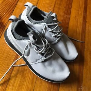 Nike Women’s Roshes